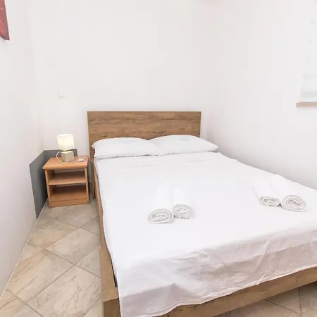 Apartment Centar Postira